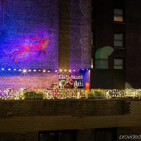 Roger Smith Hotel 3*