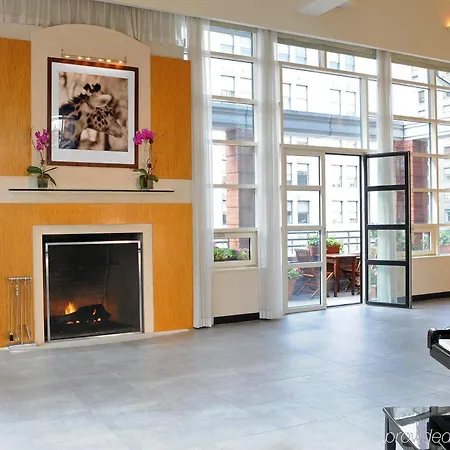 Giraffe By Library Collection Hotel New York