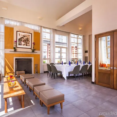 Hotel Giraffe By Library Collection 4*