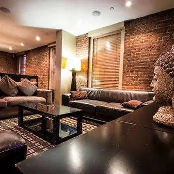 Hostel Broadway & *