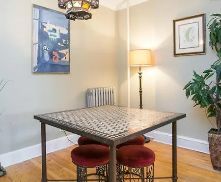 Lefferts Manor 3*