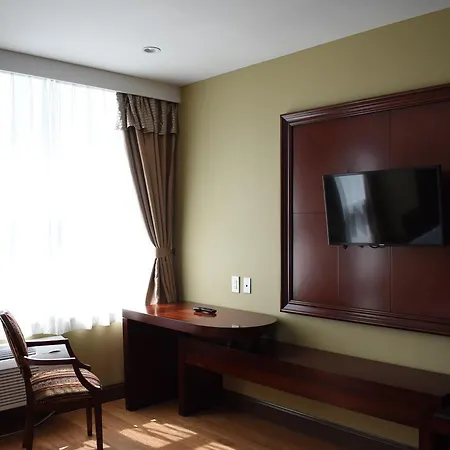 Hotel The Queens