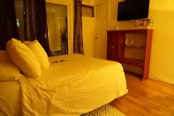 The Rockaway House 2*
