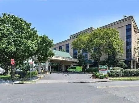 Courtyard By Marriott Laguardia Airport Hotel