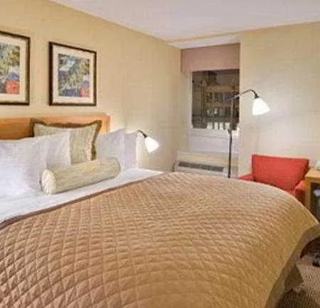 Henri Hotel 4*