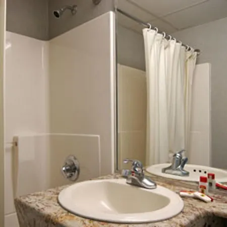 Hotel Super 8 By Wyndham Long Island Lga