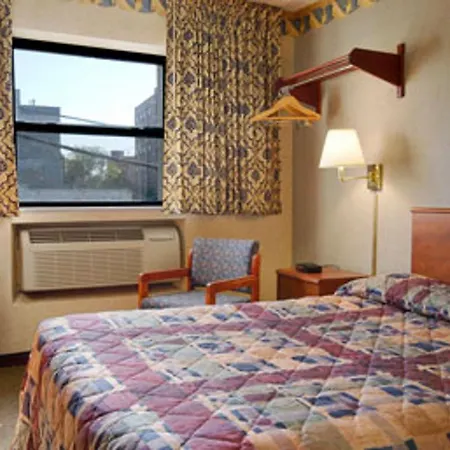Super 8 By Wyndham Long Island Lga New York
