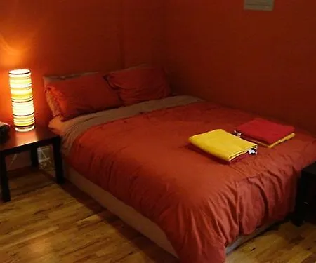 Bed & Breakfast Harlem 2*