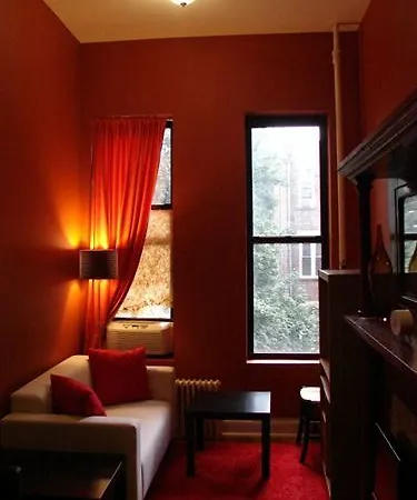 Bed & Breakfast Harlem 2*