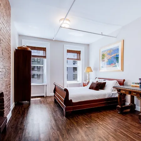 Holiday home 8 Bedroom Midtown Townhouse- Sleeps 16