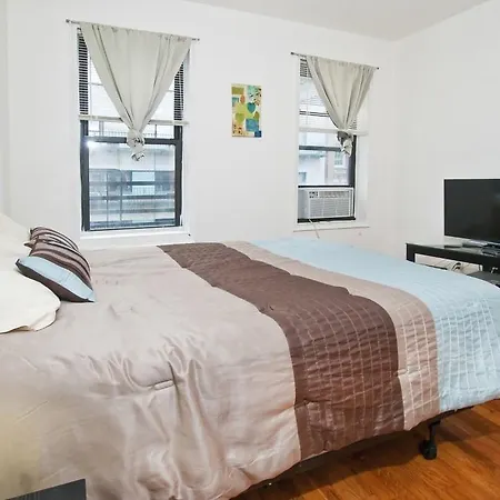 East 81 Studio #232476 Apts *