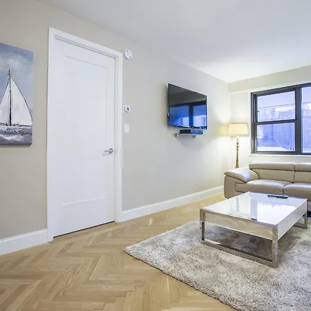 Luxury Upper East Side Apartment *