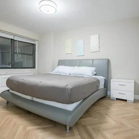 Luxury Upper East Side Apartment *