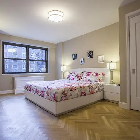 Luxury Upper East Side Apartment *