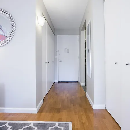 Brand New, Luxury Alcove Studio , Full Service Building Apartment *