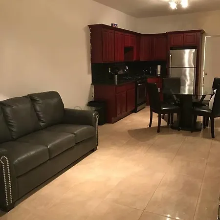 Apartment Kingston Four Bedroom *