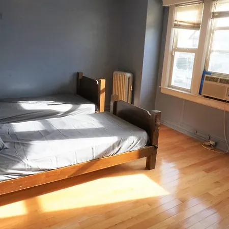 2 Floors Entire House 30 Min To Manhattan-sleep 10 Guest house *