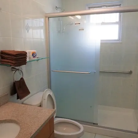 2 Floors Entire House 30 Min To Manhattan-sleep 10 Guest house New York