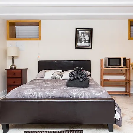 Covo Basement Studio Apt *