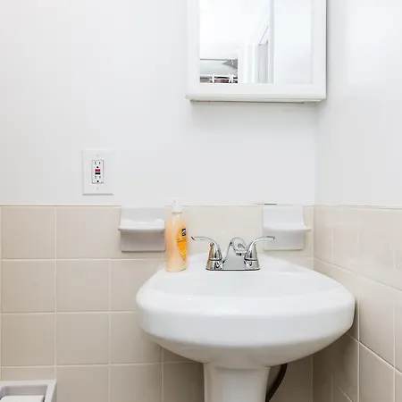 Covo Basement Studio Apt New York