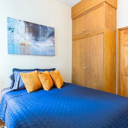2bdr Apt Next To Times Square *