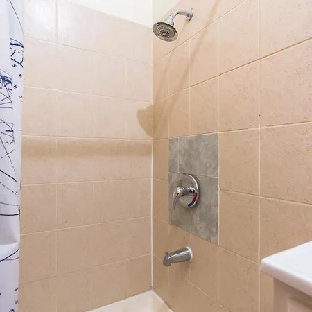2bdr Apt Next To Times Square * New York