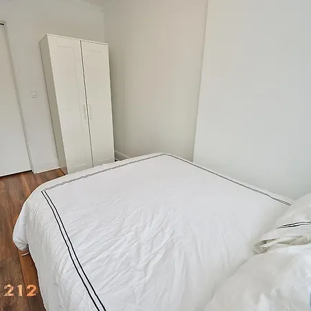 2nd Avenue Apt 4 Apartment *