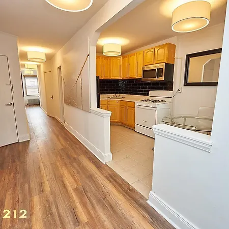 2nd Avenue Apt 4 Apartment