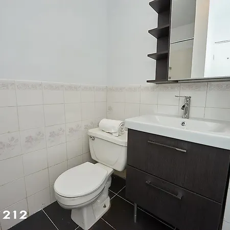2nd Avenue Apt 4 Apartment *