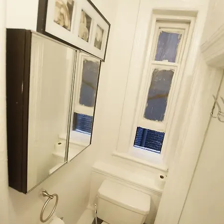 1st Ave. Apt 4 New York