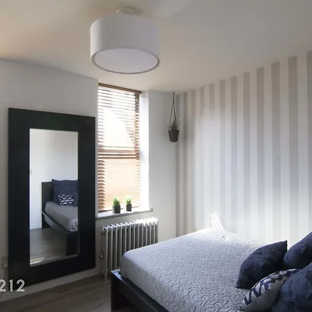 Mulberry Street Apt 11 *