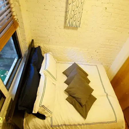 Elizabeth Street & Kenmare Street Apt 1 Apartment