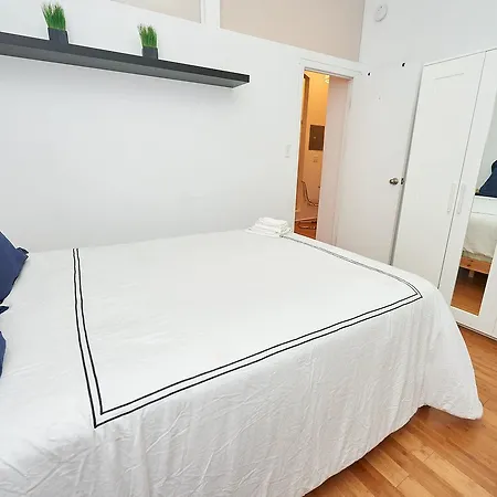 Apartment Ludlow St. Apt 3a *