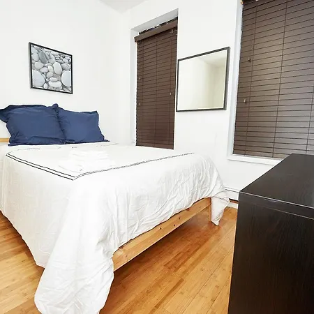 Ludlow St. Apt 3a * New York