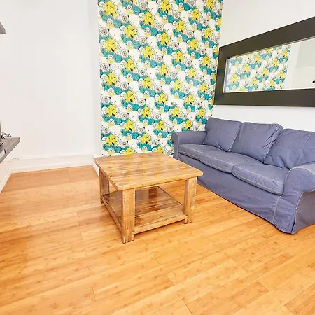Ludlow St. Apt 3a New York