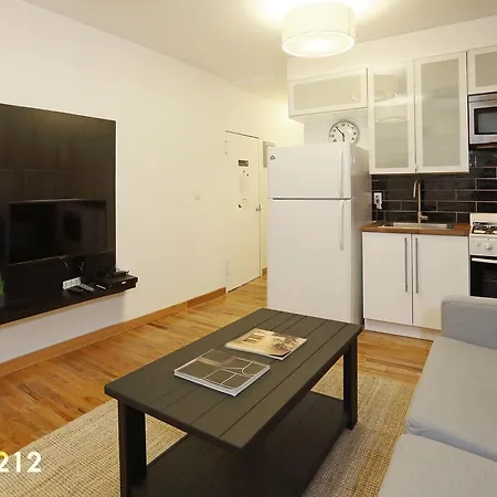 Apartment Elizabeth & Spring St. Apt. 3 *