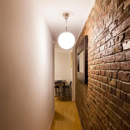Elizabeth Street Apt 18 * New York