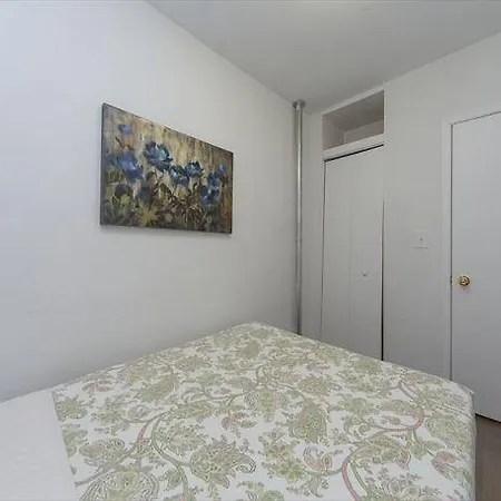 First Ave & 92nd Street Apt 3 *