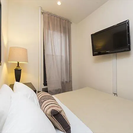 East 28th Street Apt 12
