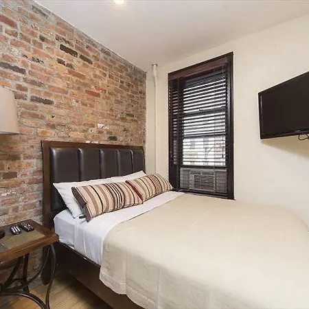 Apartment East 28th Street Apt 13 *