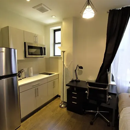 East 7th Street Apt 1r * New York