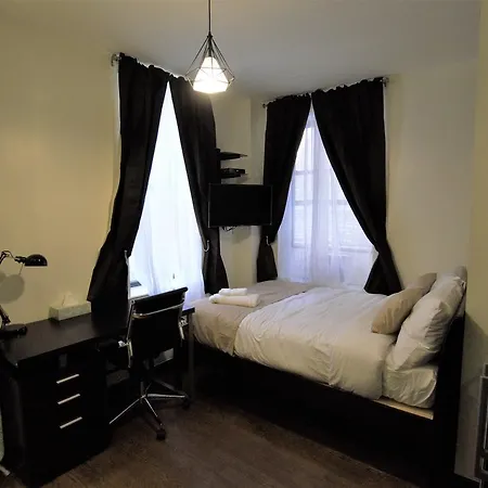 East 7th Street Apt 1r Apartment