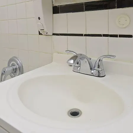 Apartment East 51st Street Apt 4h