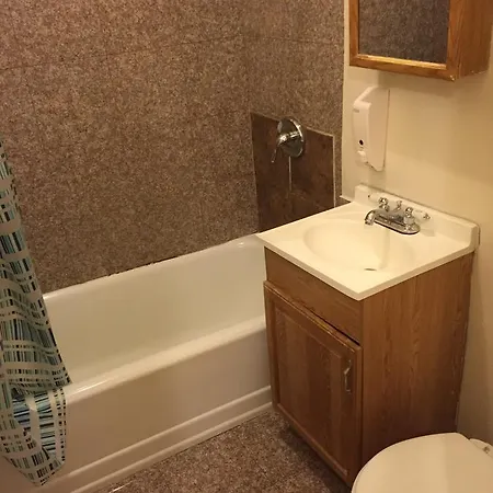 East 52nd Street Apt 1b * New York
