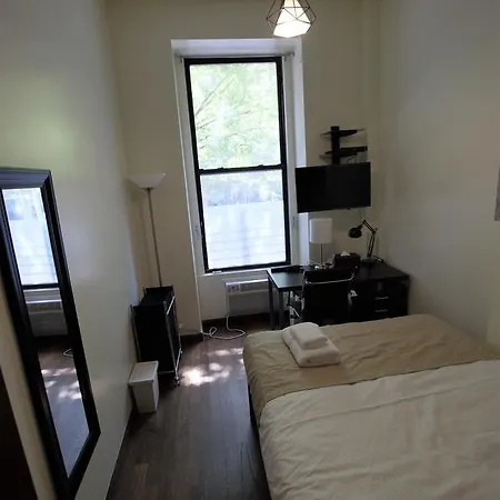 East 7th Street Apt 1f *