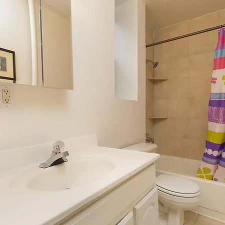 Apartment West 45th Street Apt 3r *