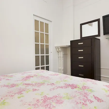 West 89th Street Apt 2f Apartment *