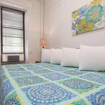 Apartment West 89th Street Apt 2f *
