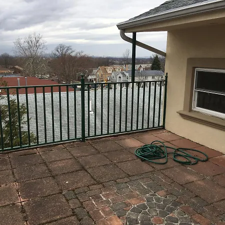 Apartment Douglaston/ Little Neck *