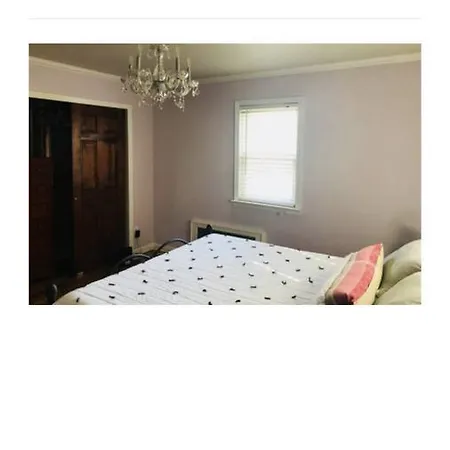 Apartment Douglaston/ Little Neck *